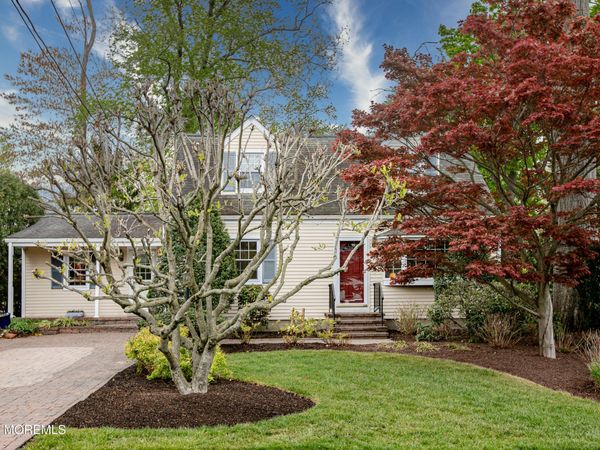 75 Lakeview Drive, Allentown, NJ 08501