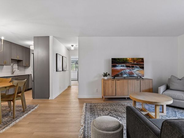 215 Barry Avenue S, Unit 202, Wayzata, MN 55391