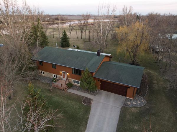 5606 53rd Avenue N, Harwood, ND 58042