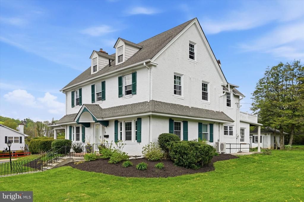 35 S 13TH AVENUE , COATESVILLE, PA 19320