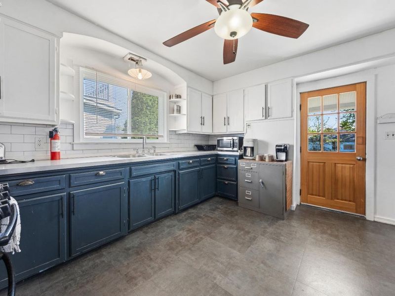 413 W Third Street, Port Clinton, OH 43452 Photo 16