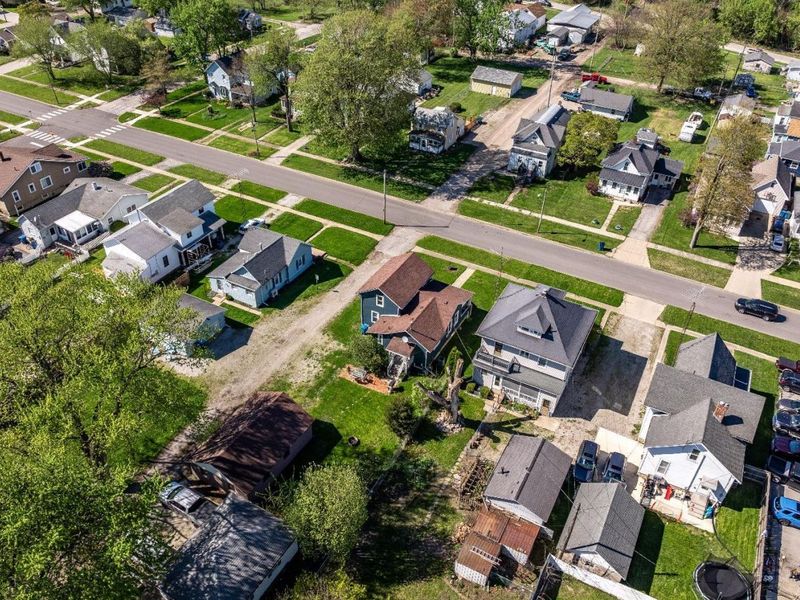 413 W Third Street, Port Clinton, OH 43452 Photo 2