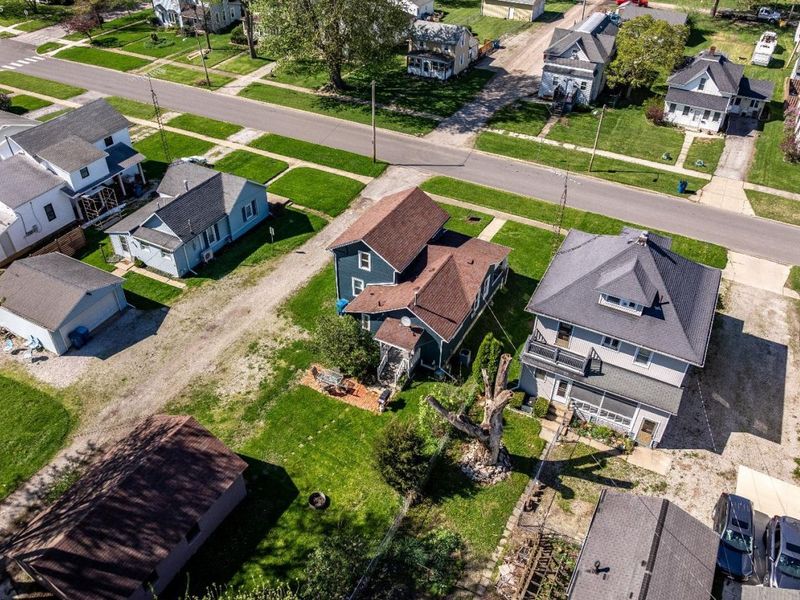 413 W Third Street, Port Clinton, OH 43452 Photo 3