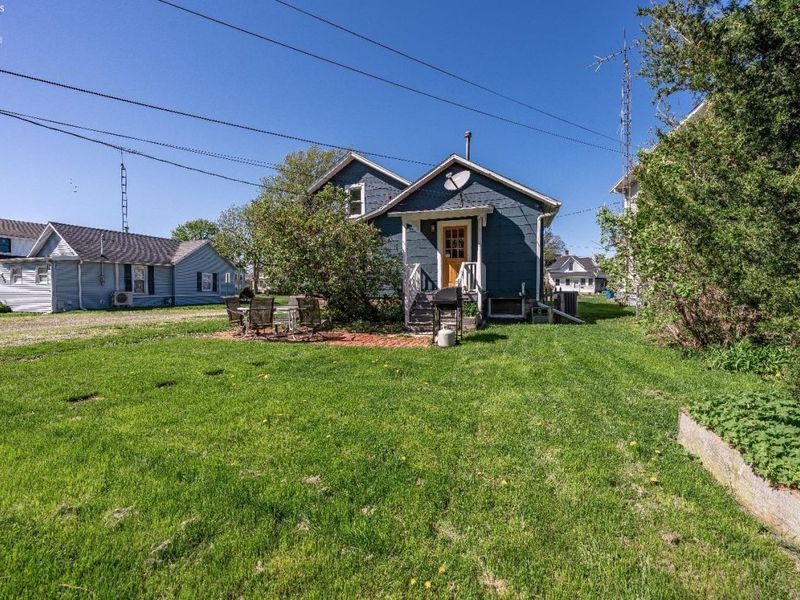 413 W Third Street, Port Clinton, OH 43452 Photo 4