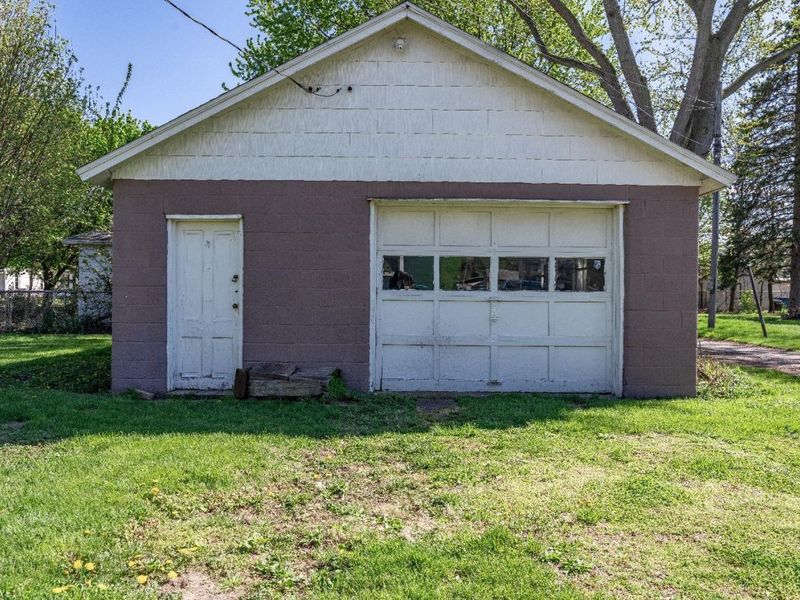 413 W Third Street, Port Clinton, OH 43452 Photo 6