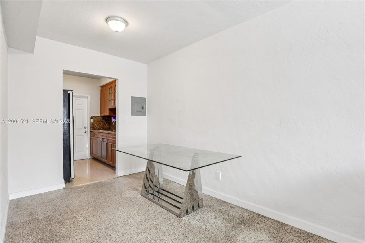 7975 Crespi Blvd, Unit 2, Miami Beach, FL 33141 Photo