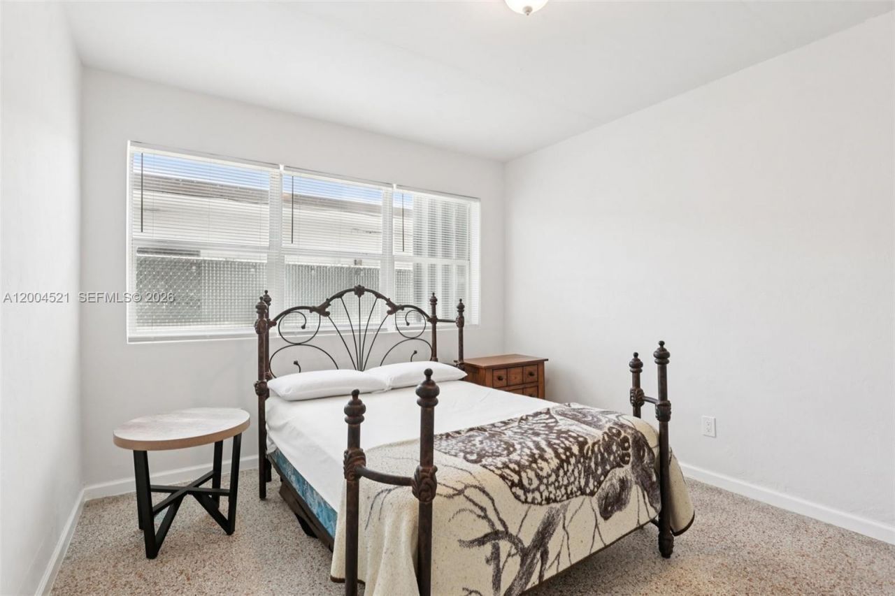 7975 Crespi Blvd, Unit 2, Miami Beach, FL 33141 Photo