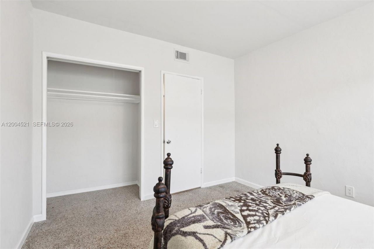 7975 Crespi Blvd, Unit 2, Miami Beach, FL 33141 Photo