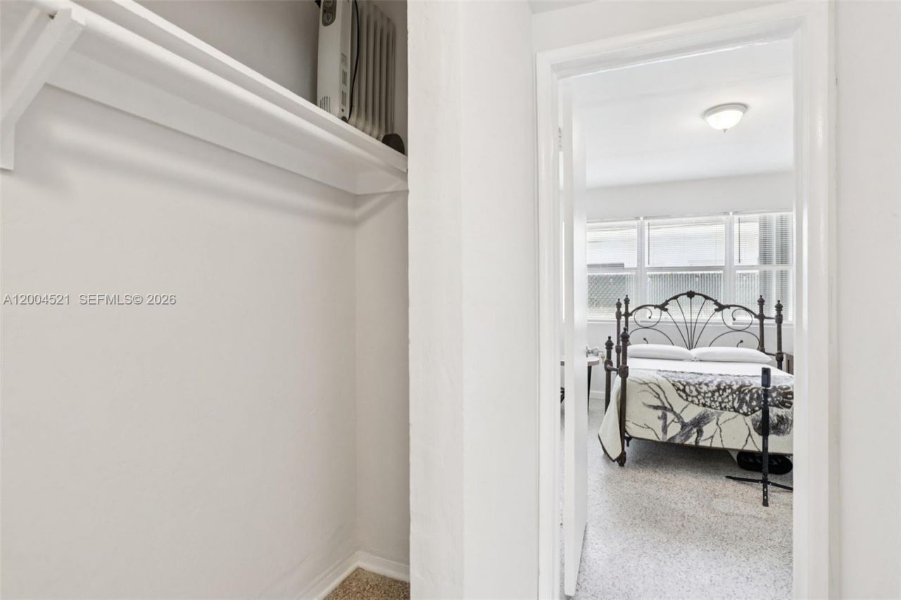7975 Crespi Blvd, Unit 2, Miami Beach, FL 33141 Photo