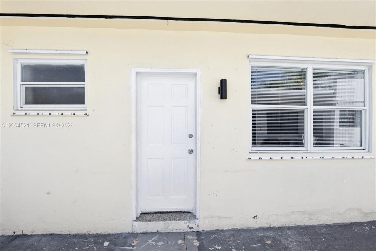 7975 Crespi Blvd, Unit 2, Miami Beach, FL 33141 Photo