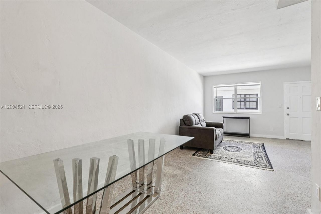 7975 Crespi Blvd, Unit 2, Miami Beach, FL 33141 Photo