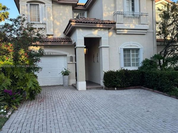 6861 NW 107th Ct , Doral, FL 33178