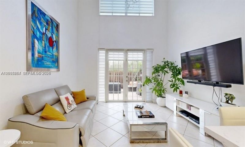 6861 NW 107th Ct, Doral, FL 33178 Photo