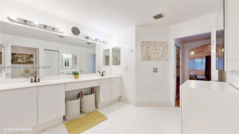 6861 NW 107th Ct, Doral, FL 33178 Photo