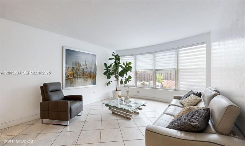 6861 NW 107th Ct, Doral, FL 33178 Photo