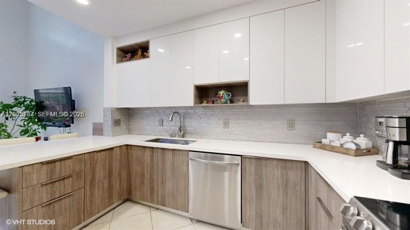 6861 NW 107th Ct, Doral, FL 33178 Photo