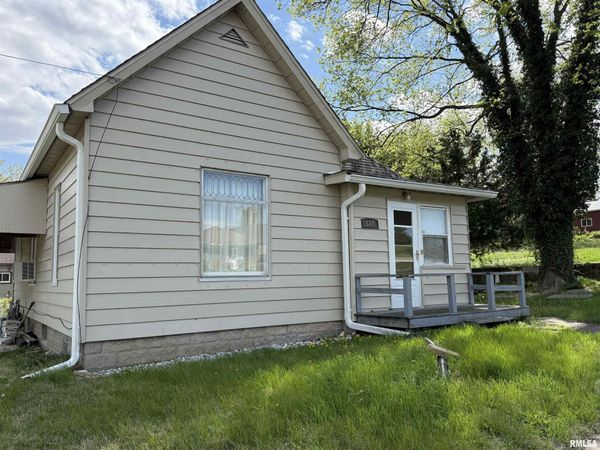 227 E MAIN Street, Havana, IL 62644