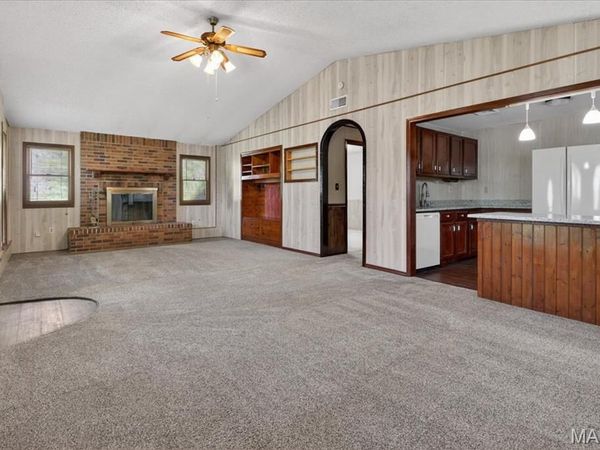 16 Monte Rosa Drive, De Soto, MO 63020