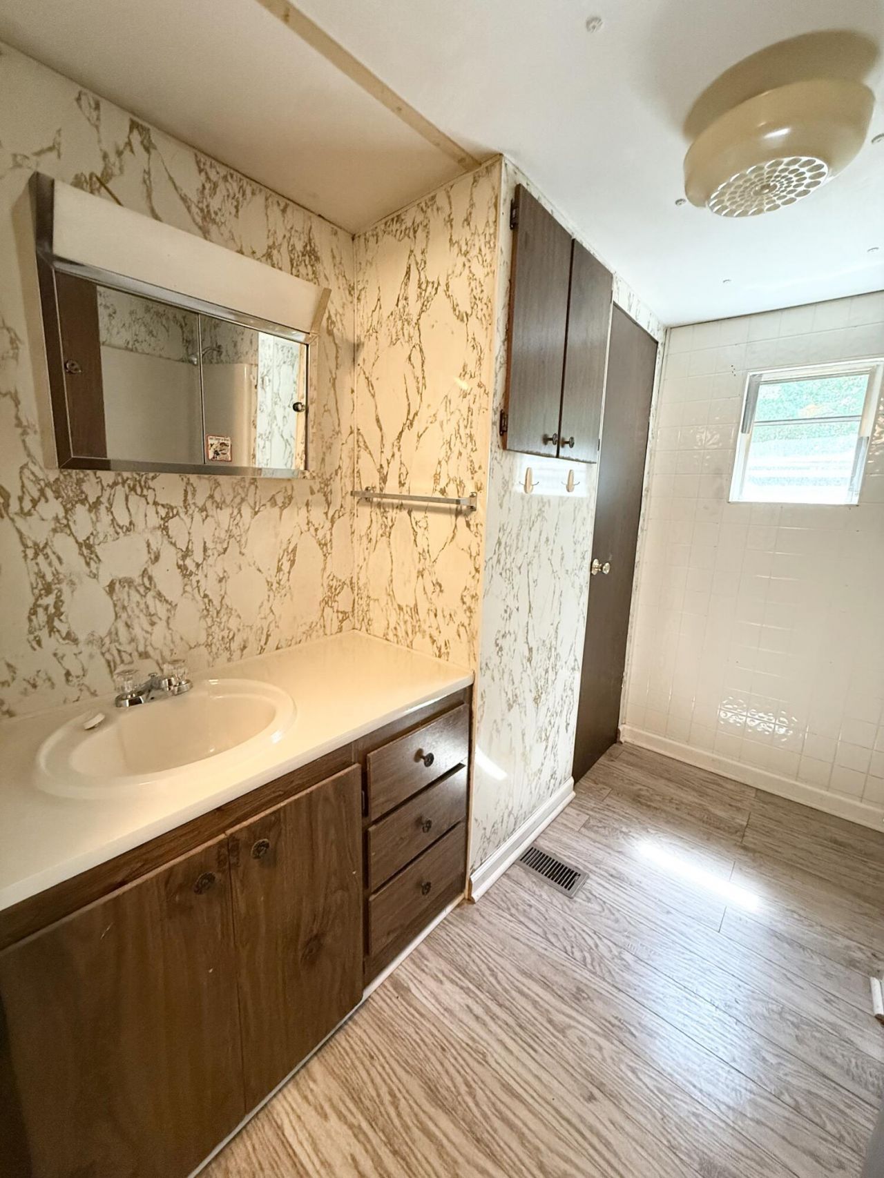 45 Mercury Court Photo 12