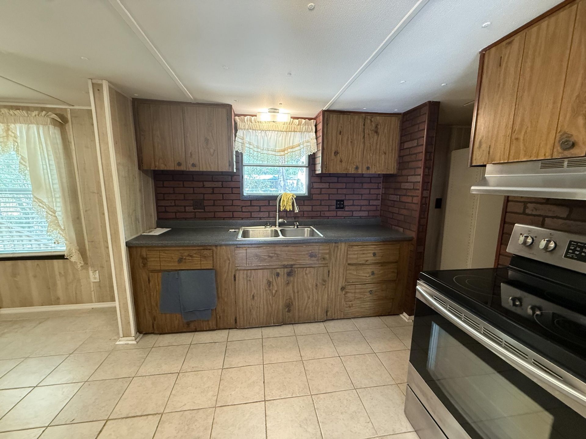 45 Mercury Court Photo 4