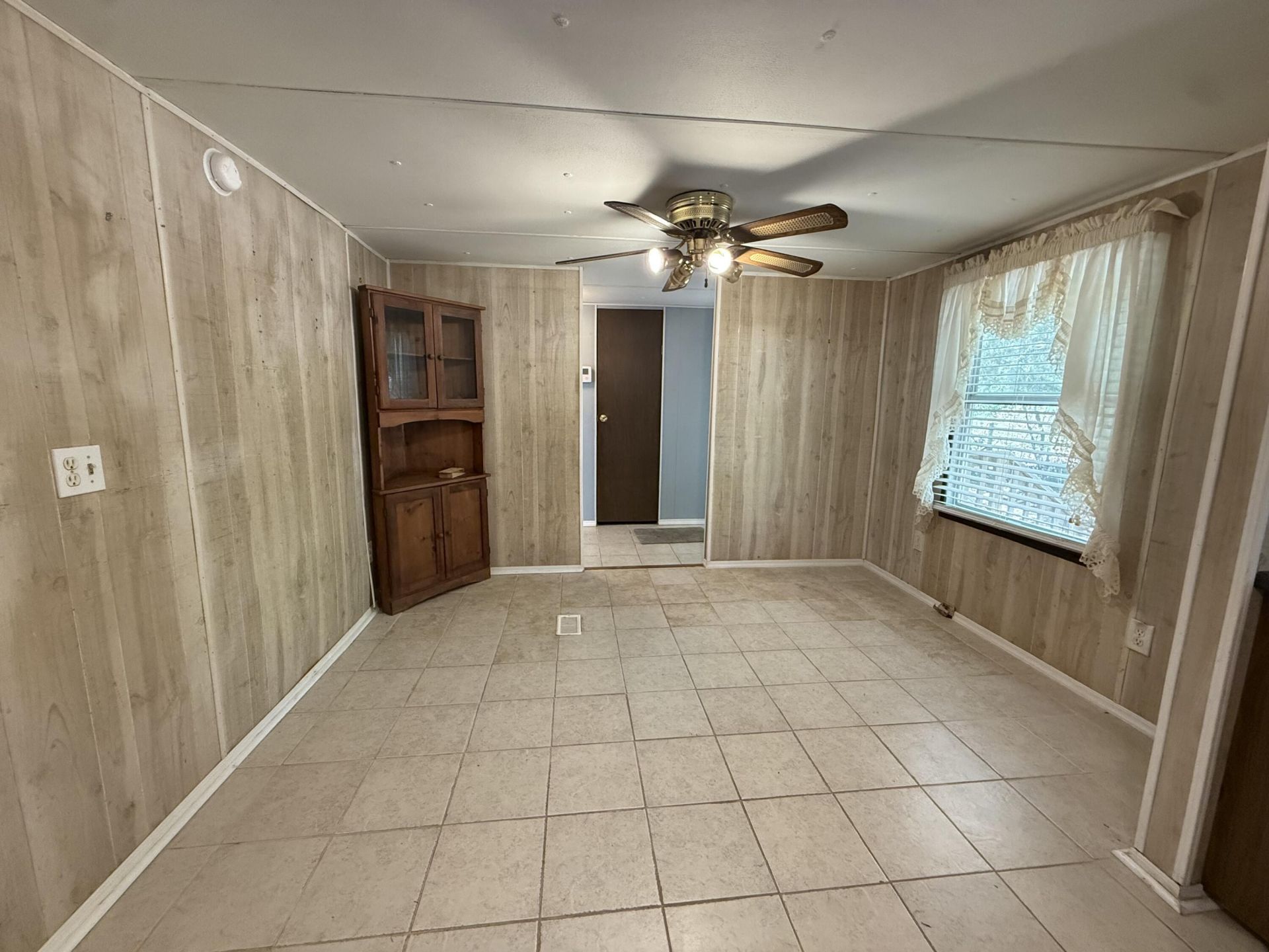 45 Mercury Court Photo 5