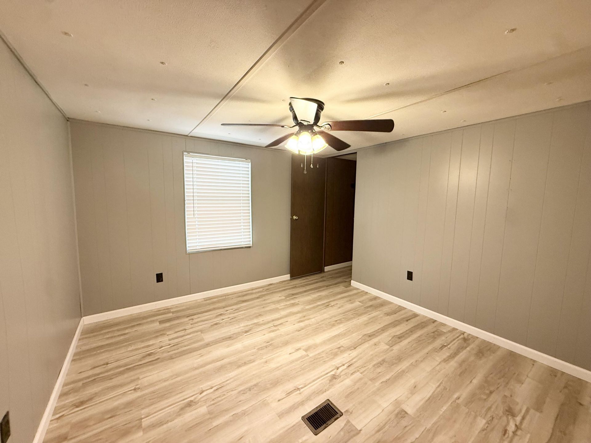 45 Mercury Court Photo 6