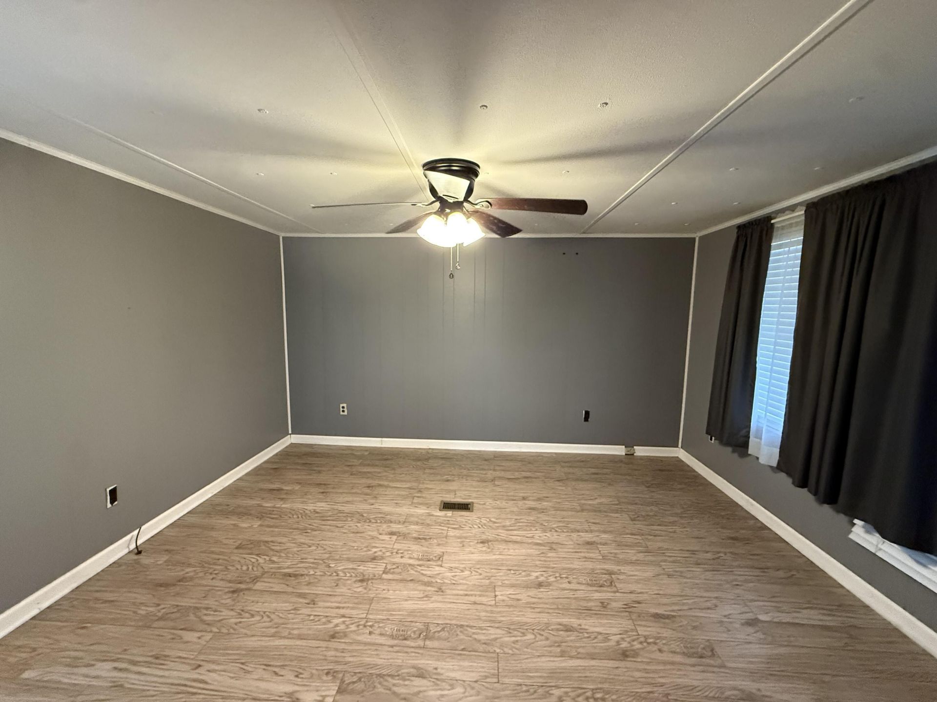 45 Mercury Court Photo 8