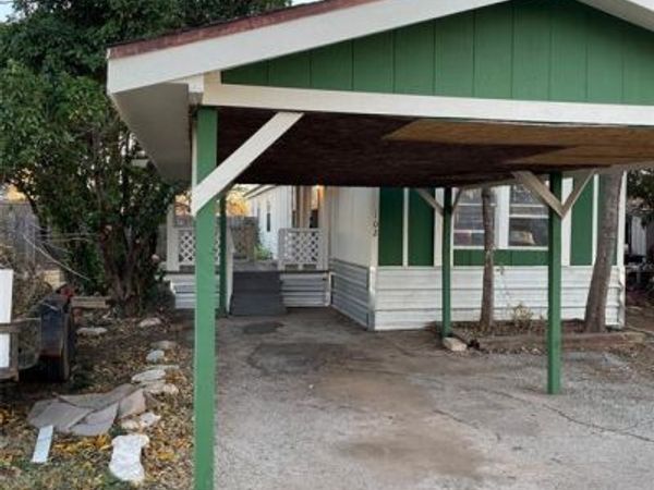 102 Mendy Lane , Tye, TX 79563