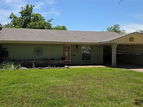 1407 Bonham Street , Commerce, TX 75428