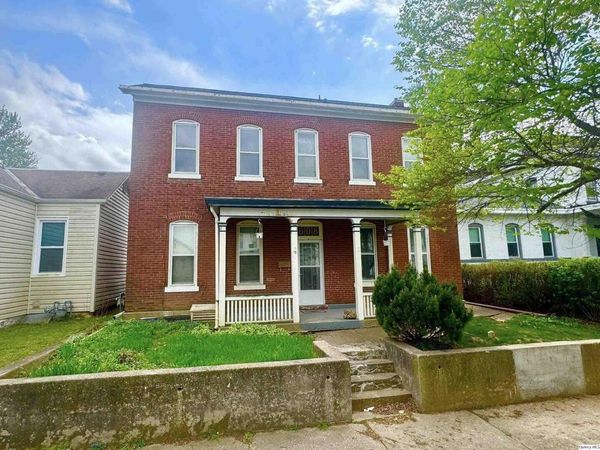 608 Adams , Quincy, IL 62301