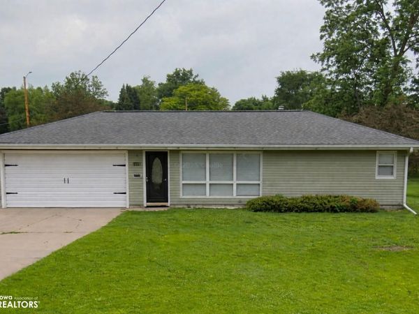 2220 Washington Avenue, Iowa Falls, IA 50126