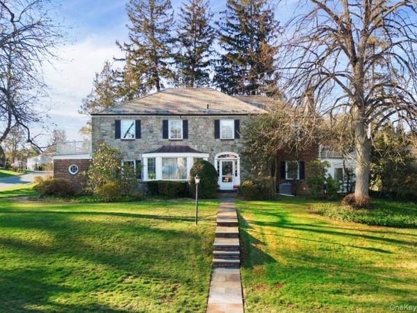 138 Payne Whitney Lane, Manhasset, NY 11030