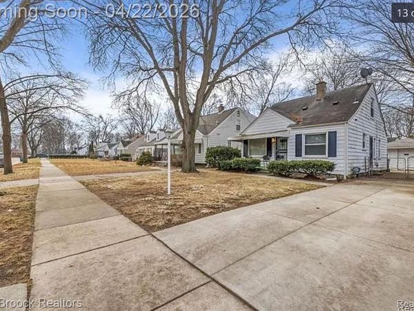 24281 Parklawn Street, Oak Park, MI 48237