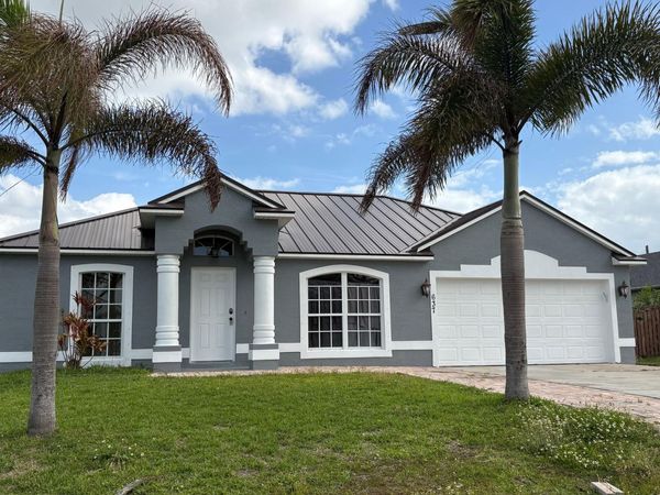 637 SE Tanner Avenue, Port St. Lucie, FL 34984