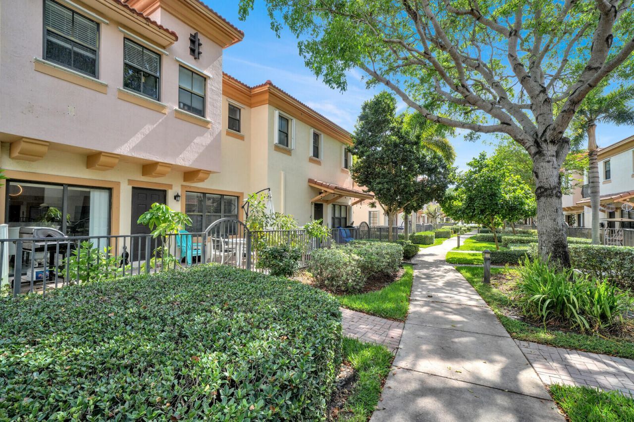 4742 Grand Cypress Circle N, Coconut Creek, FL 33073 Photo