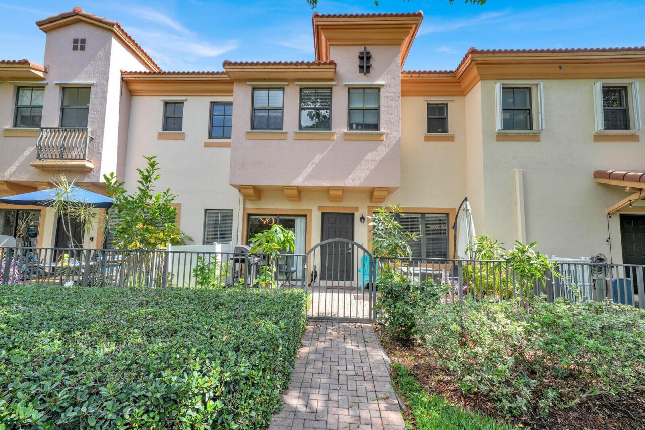4742 Grand Cypress Circle N, Coconut Creek, FL 33073 Photo