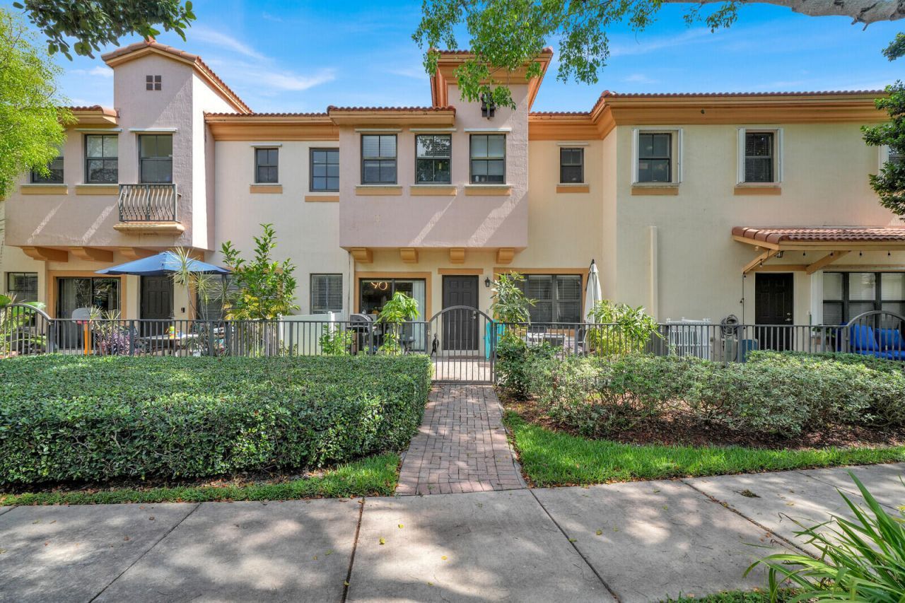 4742 Grand Cypress Circle N, Coconut Creek, FL 33073 Photo