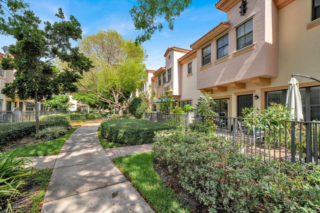 4742 Grand Cypress Circle N, Coconut Creek, FL 33073 Photo