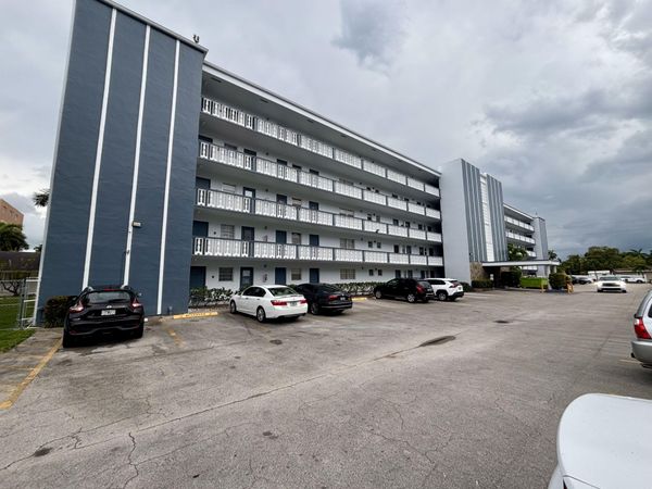 232 NE 12th Avenue, Unit 501, Hallandale Beach, FL 33009