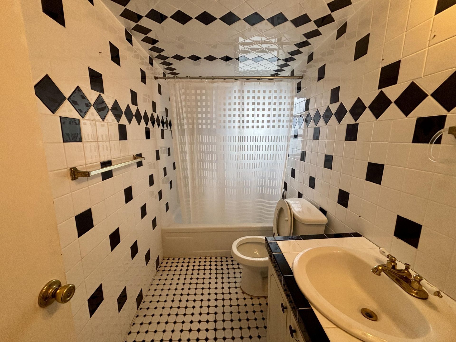 232 NE 12th Avenue, Unit 501, Hallandale Beach, FL 33009 Photo