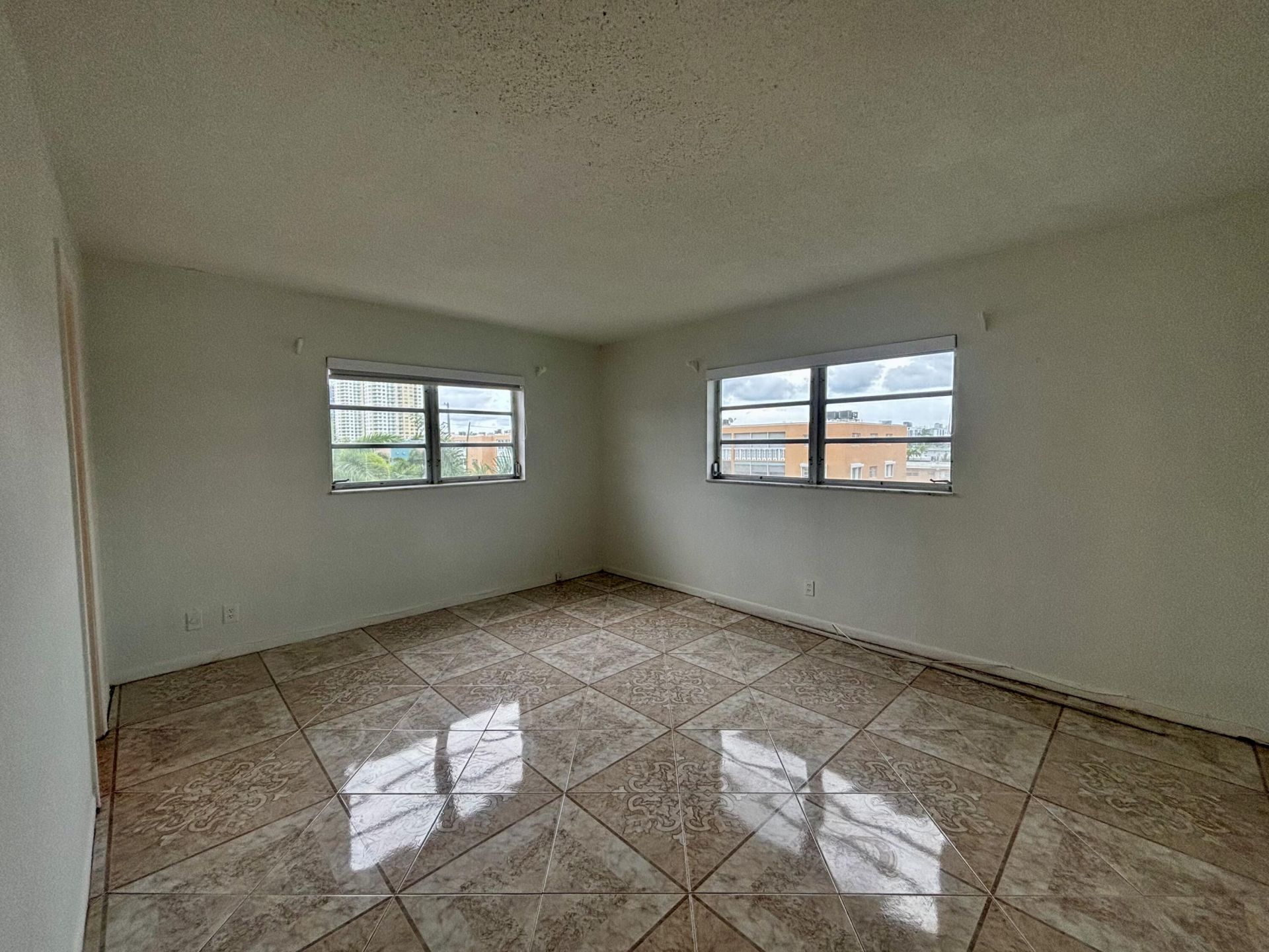 232 NE 12th Avenue, Unit 501, Hallandale Beach, FL 33009 Photo