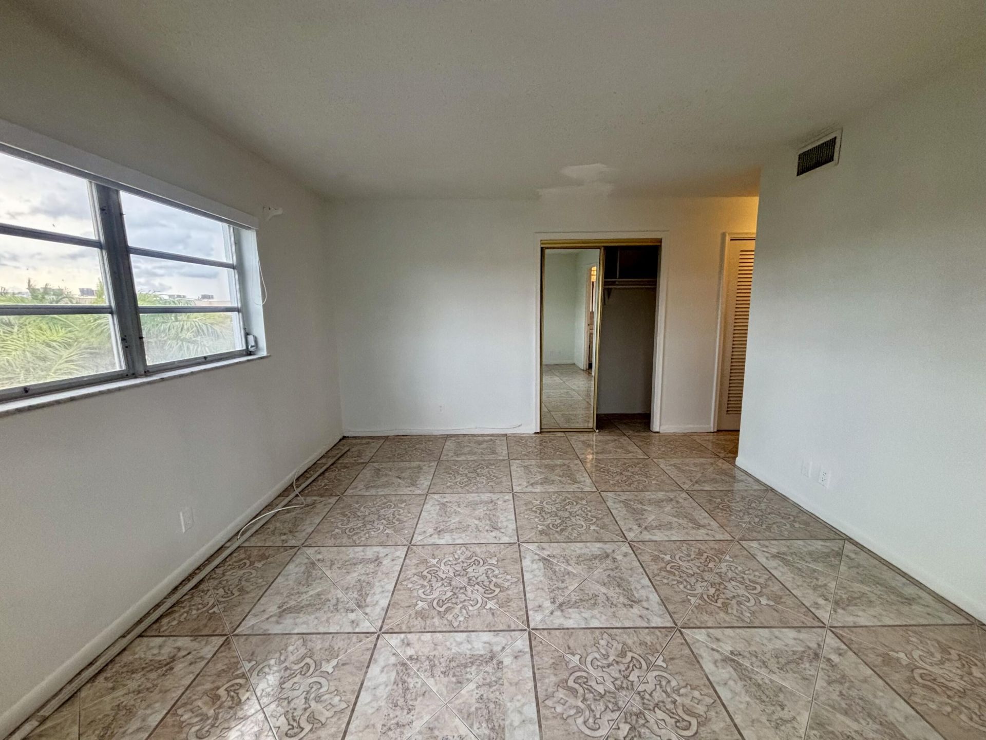 232 NE 12th Avenue, Unit 501, Hallandale Beach, FL 33009 Photo