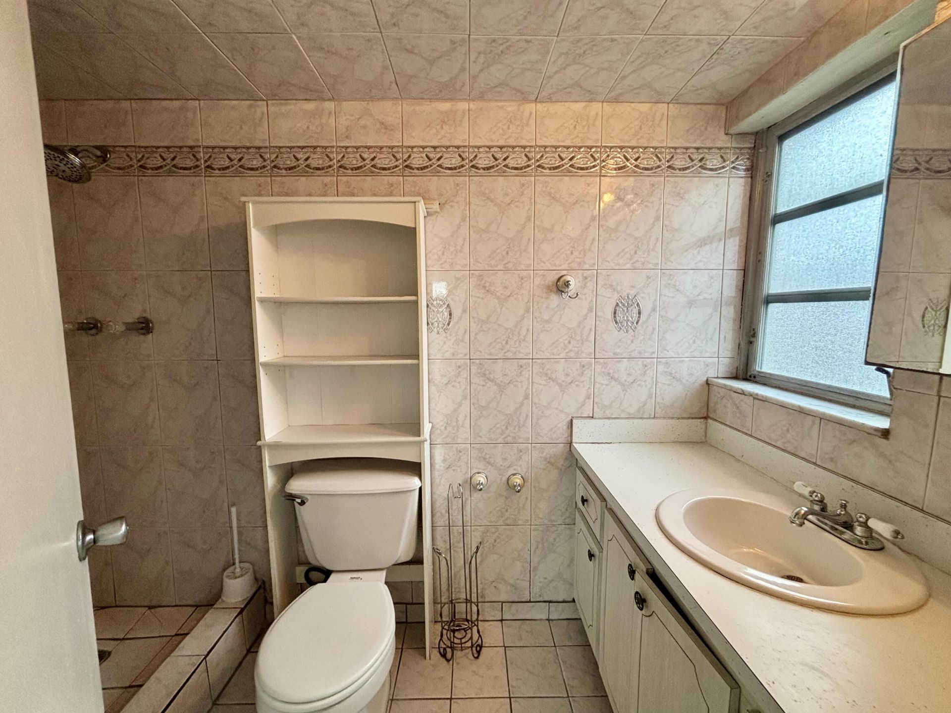 232 NE 12th Avenue, Unit 501, Hallandale Beach, FL 33009 Photo
