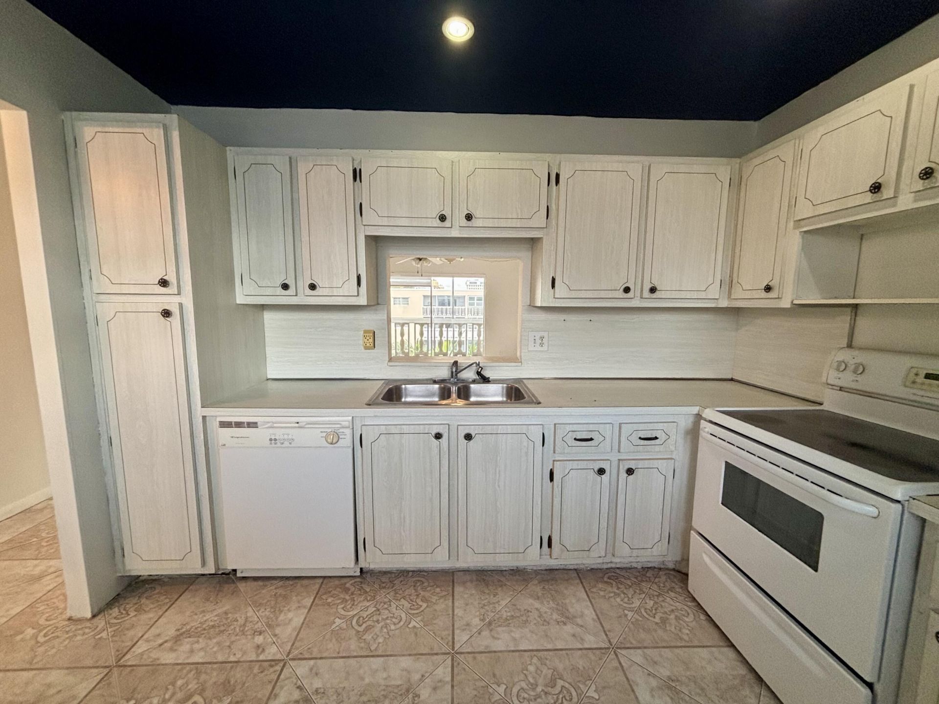 232 NE 12th Avenue, Unit 501, Hallandale Beach, FL 33009 Photo