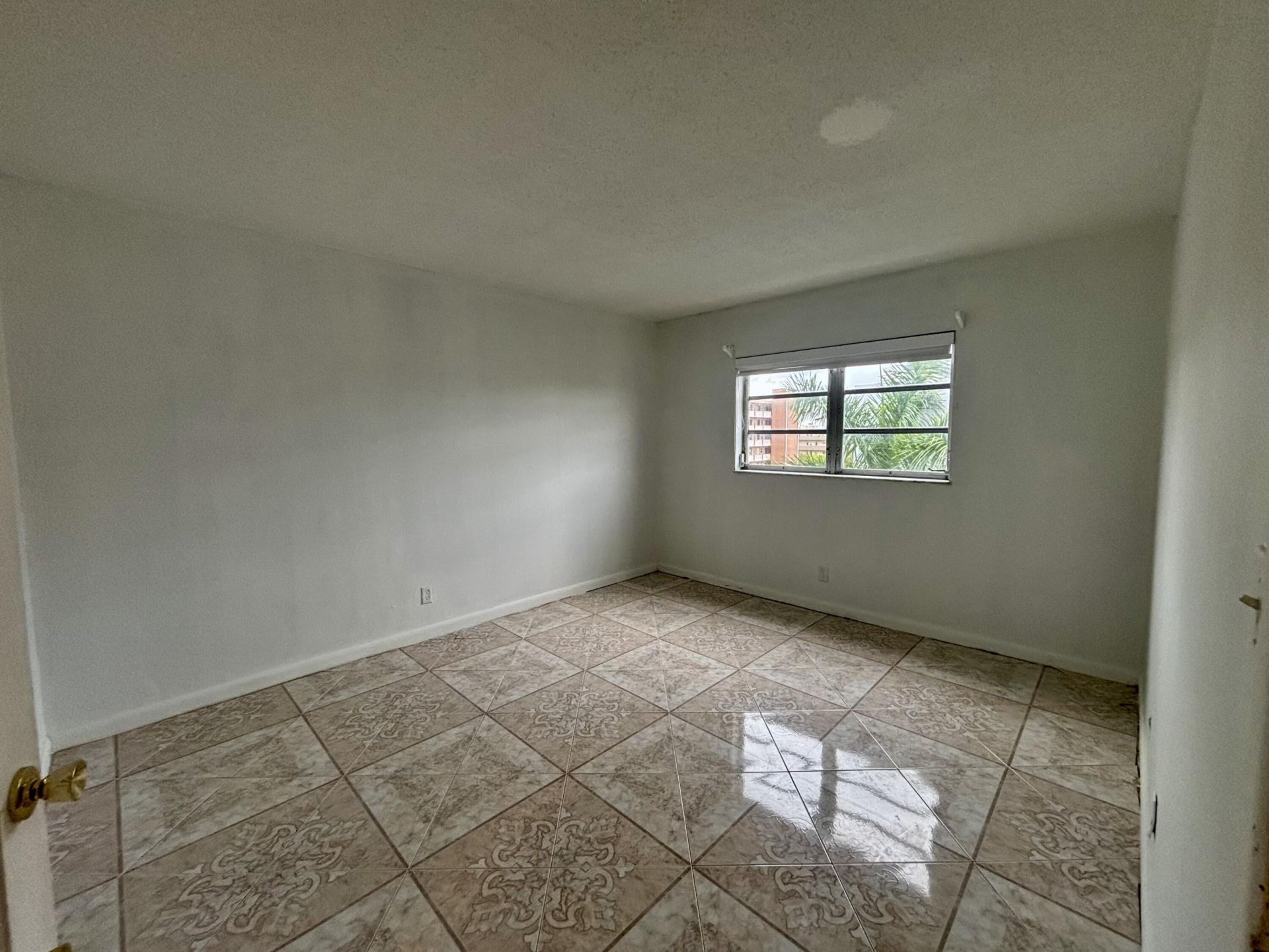 232 NE 12th Avenue, Unit 501, Hallandale Beach, FL 33009 Photo
