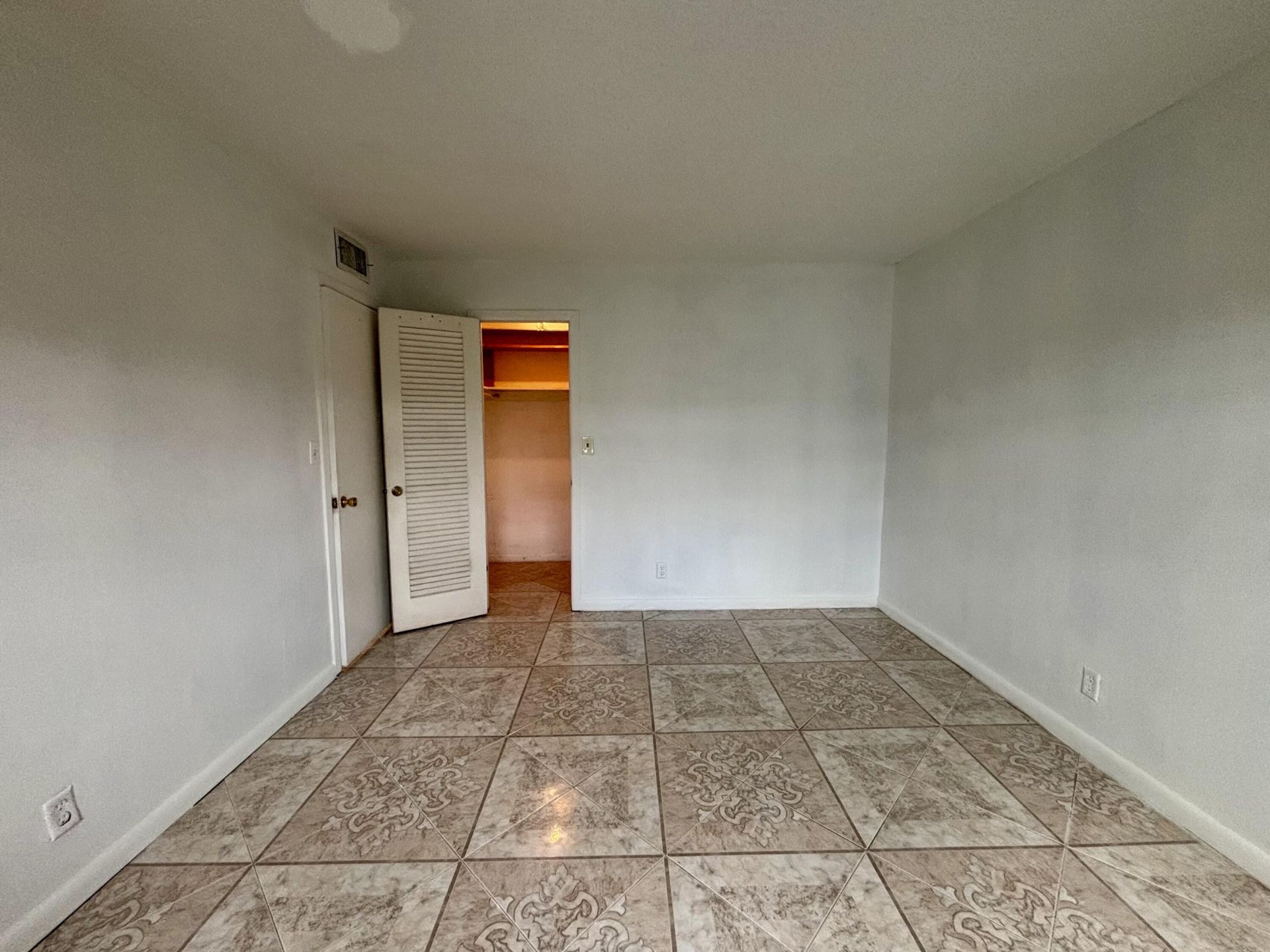 232 NE 12th Avenue, Unit 501, Hallandale Beach, FL 33009 Photo