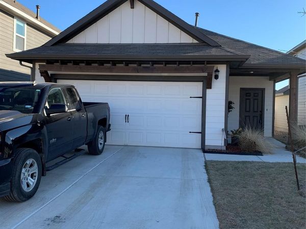 2420 Danbury LN , Leander, TX 78641