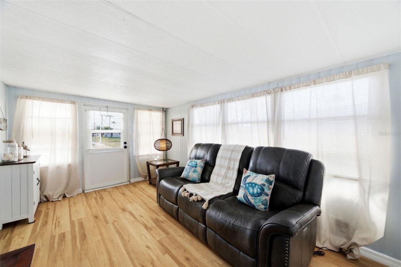 10913 Liberty Drive , Port Richey, FL 34668 Photo