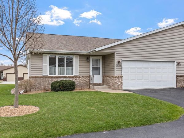 1008 Whispering Winds PLACE, Onalaska, WI 54650