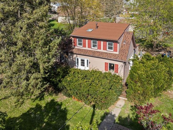 2416 7th Street , Moline, IL 61265